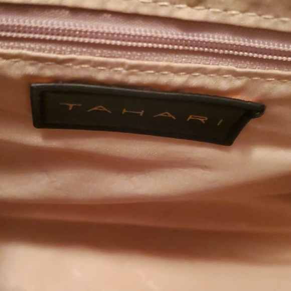 Lovely Tahari purse - Picture 7 of 8